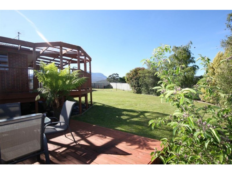 7 Welcome Avenue, Kingston TAS 7050