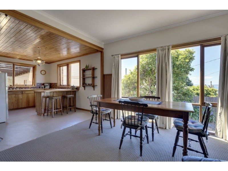 10 Gourlay Street, Blackmans Bay TAS 7052