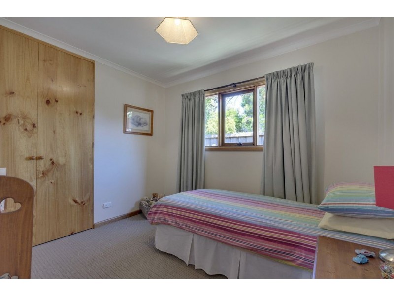 10 Gourlay Street, Blackmans Bay TAS 7052