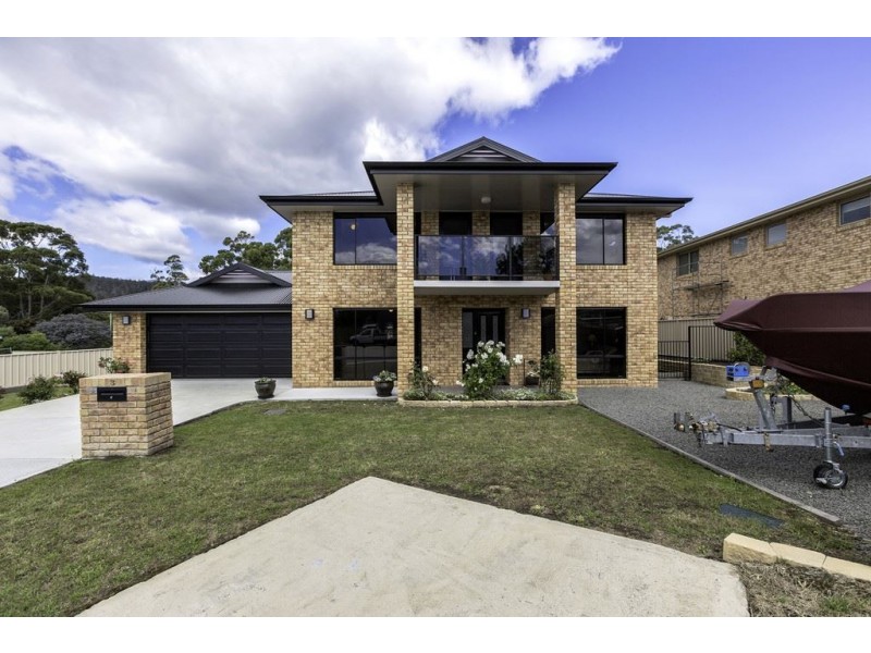 3 Ephesus Place, Blackmans Bay TAS 7052