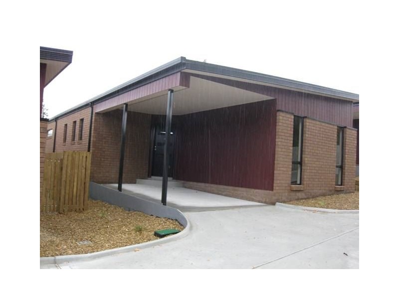 4/137 Redwood Road, Kingston TAS 7050