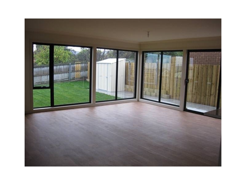 4/137 Redwood Road, Kingston TAS 7050