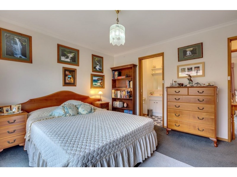 6 Peppermint Place, Margate TAS 7054