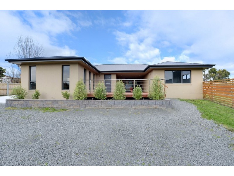 4 Riverstone Close, Snug TAS 7054