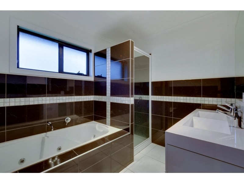 4 Riverstone Close, Snug TAS 7054