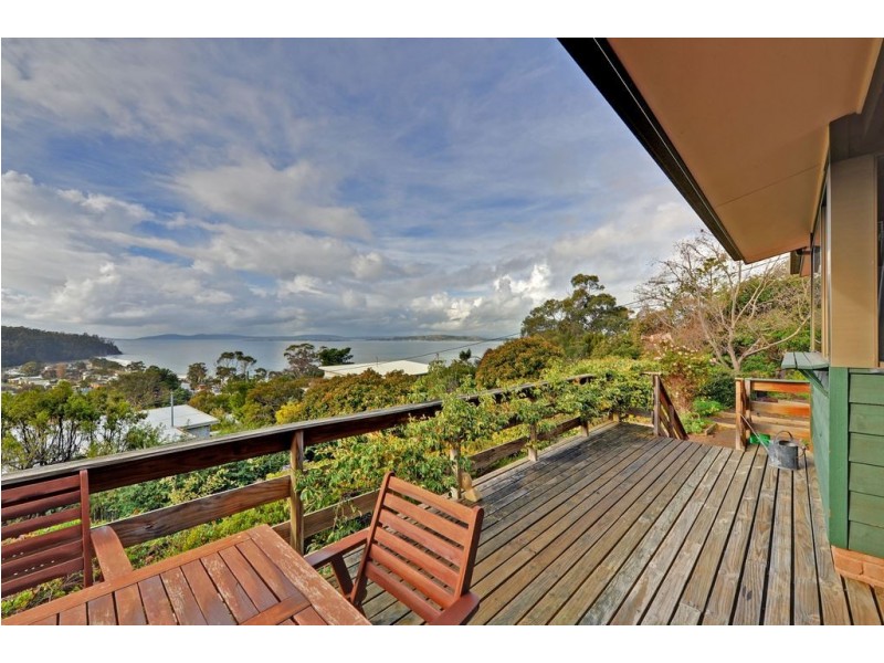 13 Auburn Road, Kingston Beach TAS 7050
