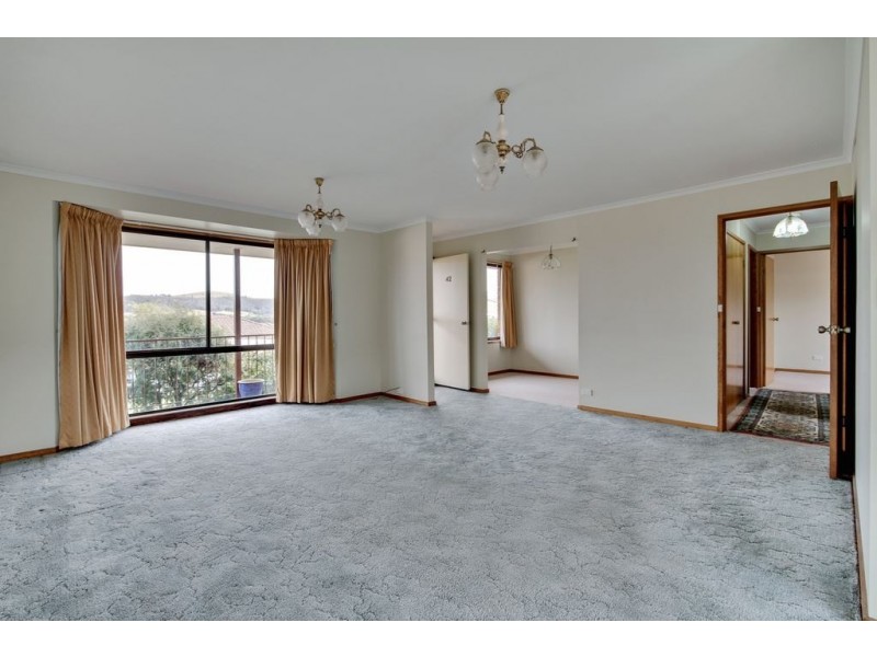 42 Village Drive, Kingston TAS 7050