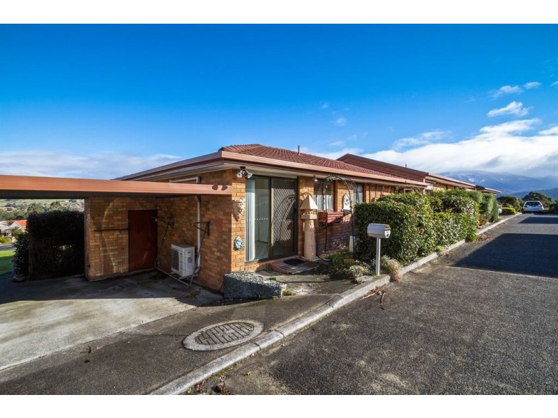 42 Village Drive, Kingston TAS 7050