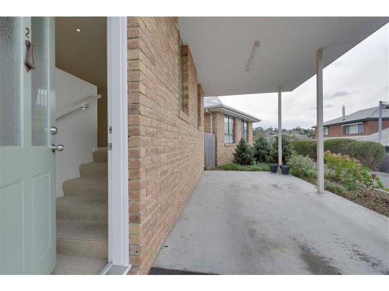 1/16 Pearsall Avenue, Blackmans Bay TAS 7052