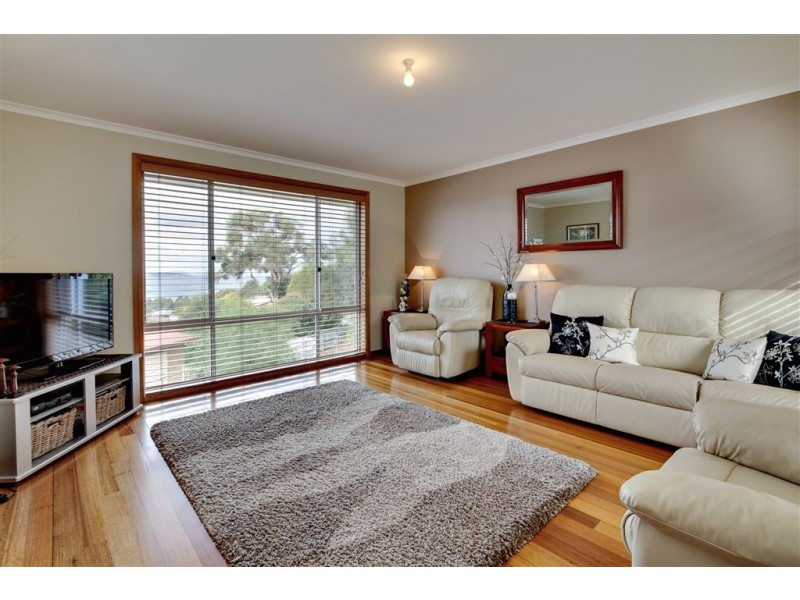 37 Timbertop Drive, Blackmans Bay TAS 7052