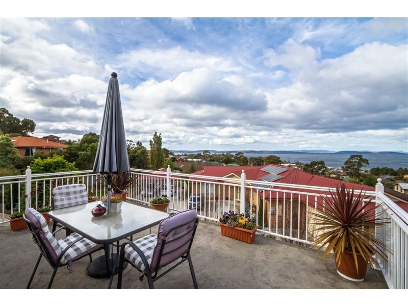 37 Timbertop Drive, Blackmans Bay TAS 7052