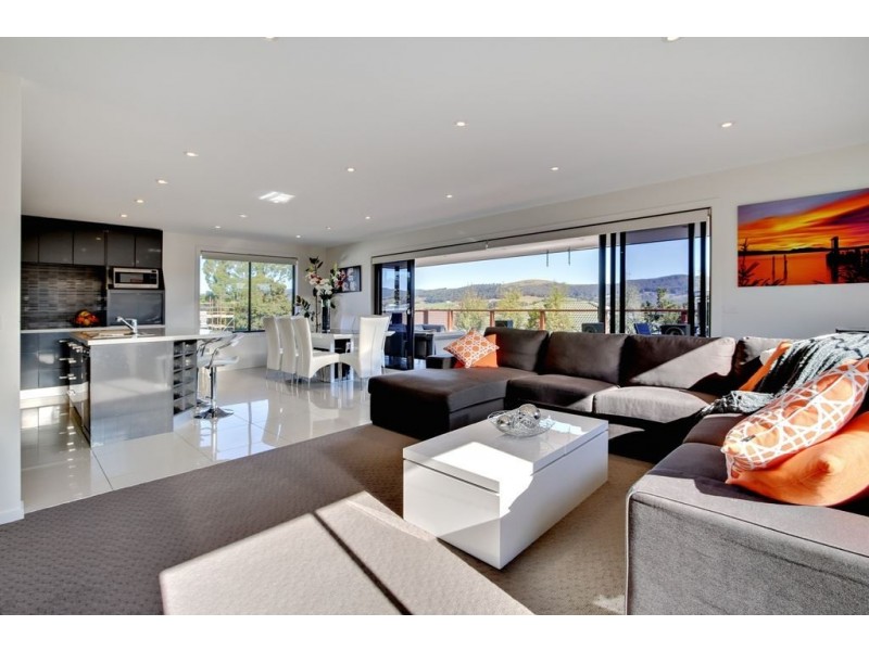 42 Kingfisher Street, Kingston TAS 7050