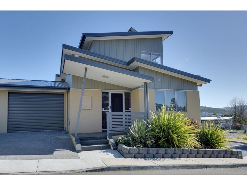 11/10 Denison Street, Kingston TAS 7050