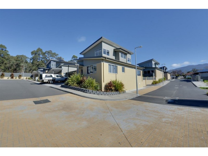 11/10 Denison Street, Kingston TAS 7050
