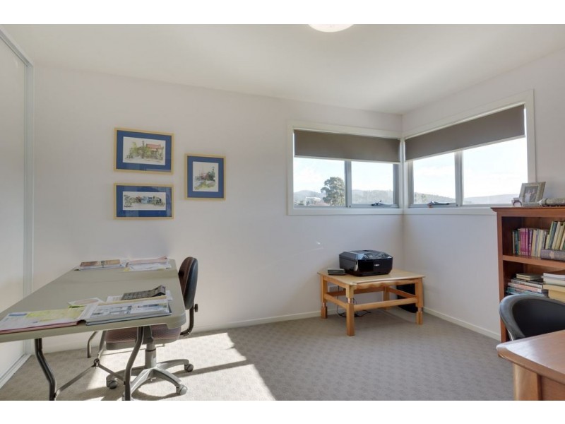 11/10 Denison Street, Kingston TAS 7050