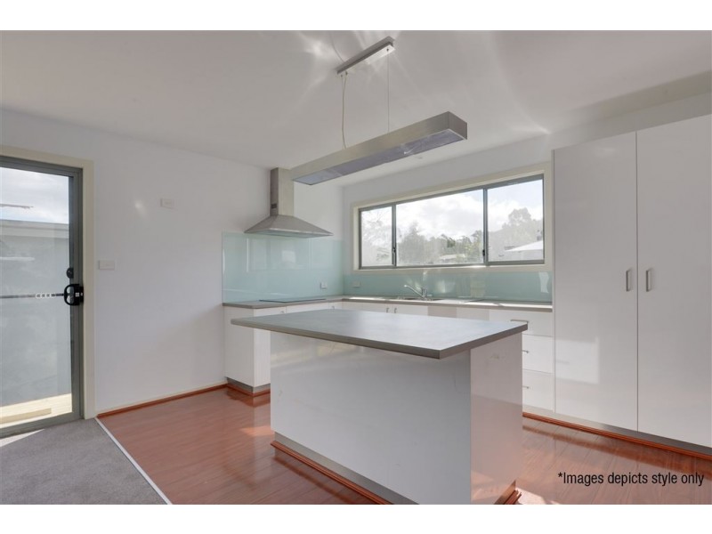 4/130 Burwood Drive, Blackmans Bay TAS 7052