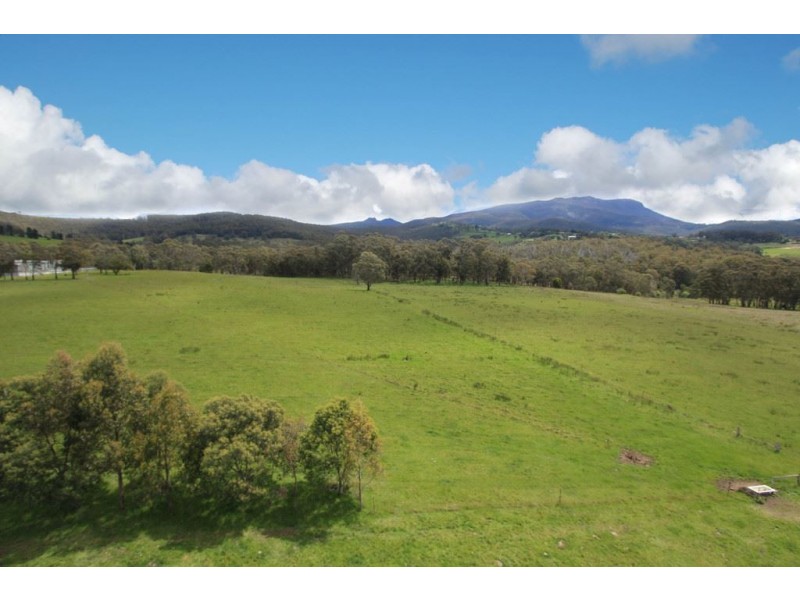Whitewater/27 Spring Farm Road, Kingston TAS 7050