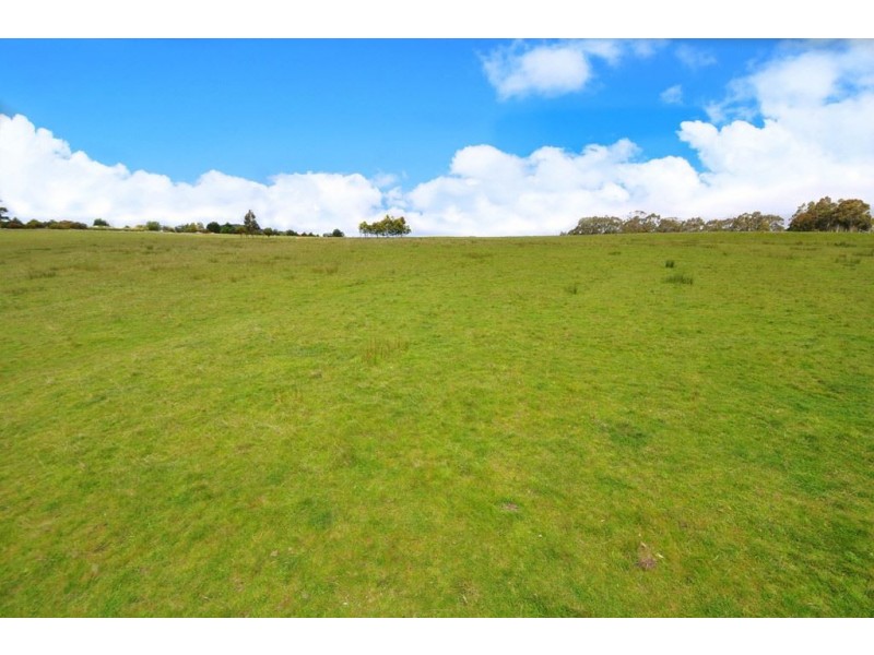 Whitewater/27 Spring Farm Road, Kingston TAS 7050