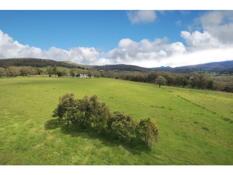 Whitewater/27 Spring Farm Road, Kingston TAS 7050