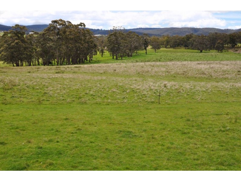 Whitewater/27 Spring Farm Road, Kingston TAS 7050