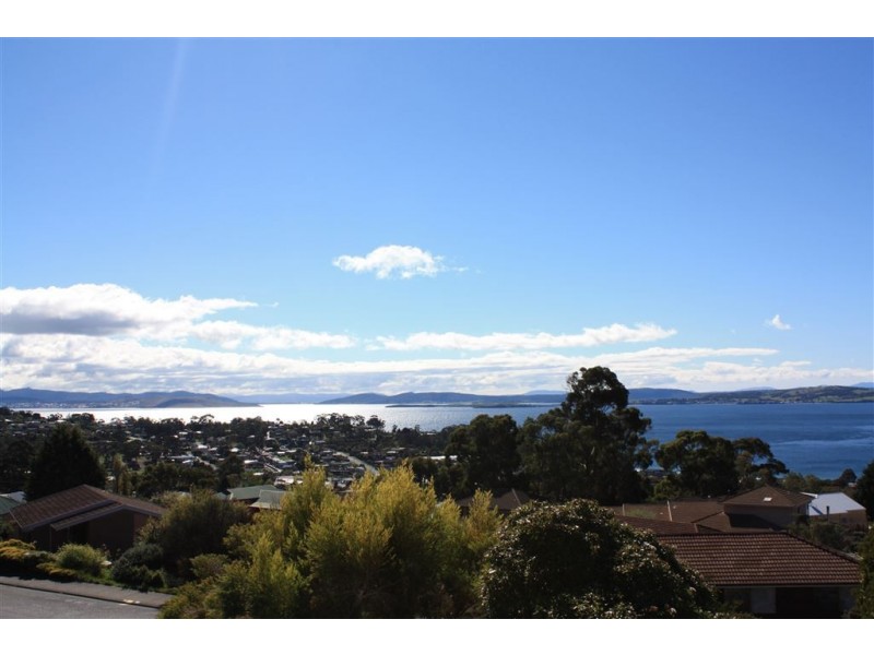 48 Woodlands Drive, Blackmans Bay TAS 7052