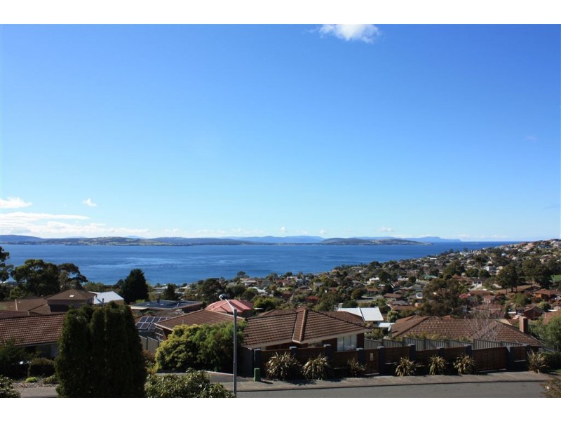 48 Woodlands Drive, Blackmans Bay TAS 7052