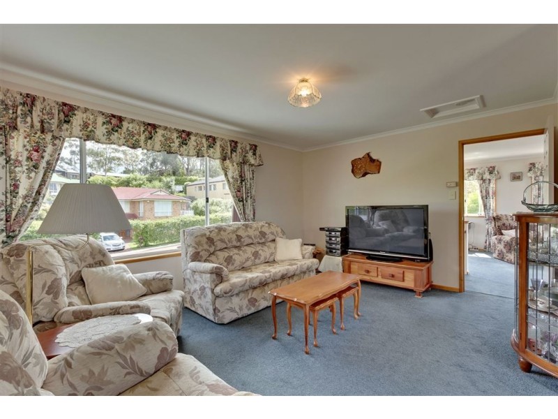 2 Honeysuckle Drive, Blackmans Bay TAS 7052