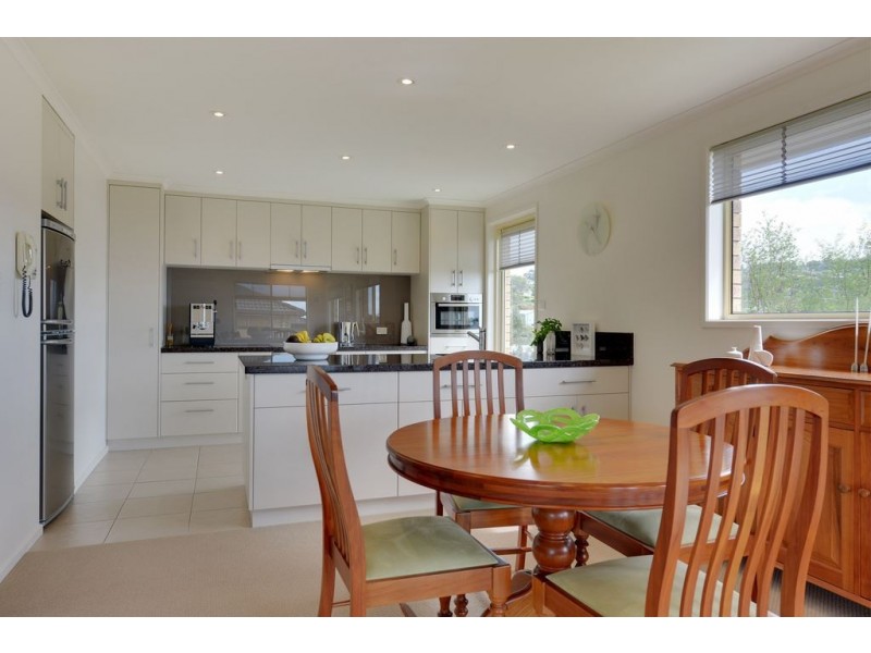 27 Carinya Street, Blackmans Bay TAS 7052