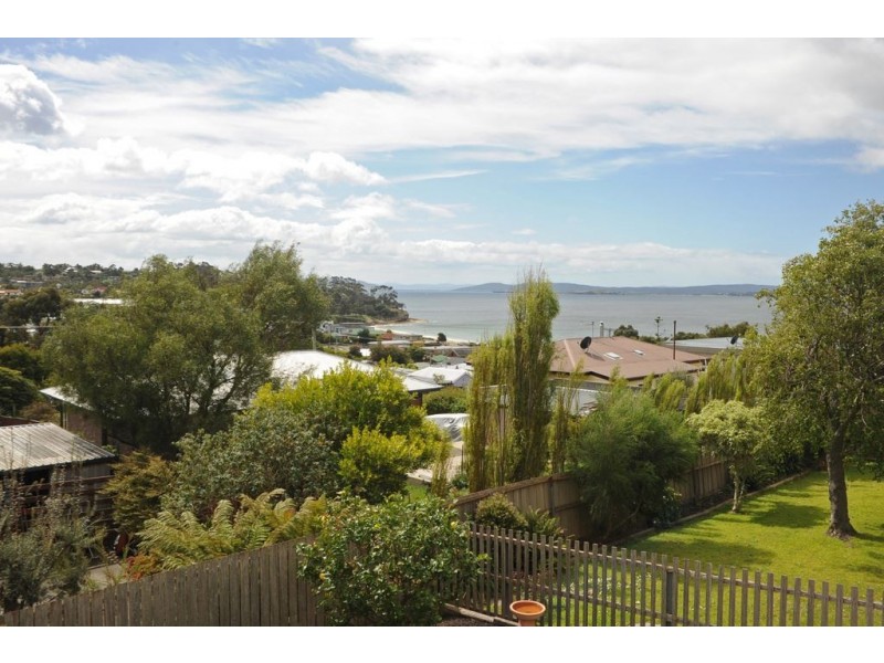 27 Carinya Street, Blackmans Bay TAS 7052