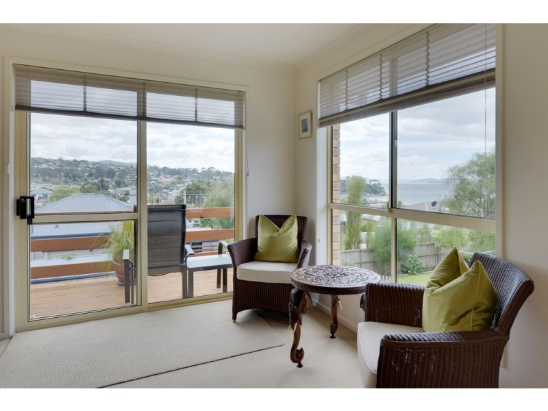 27 Carinya Street, Blackmans Bay TAS 7052