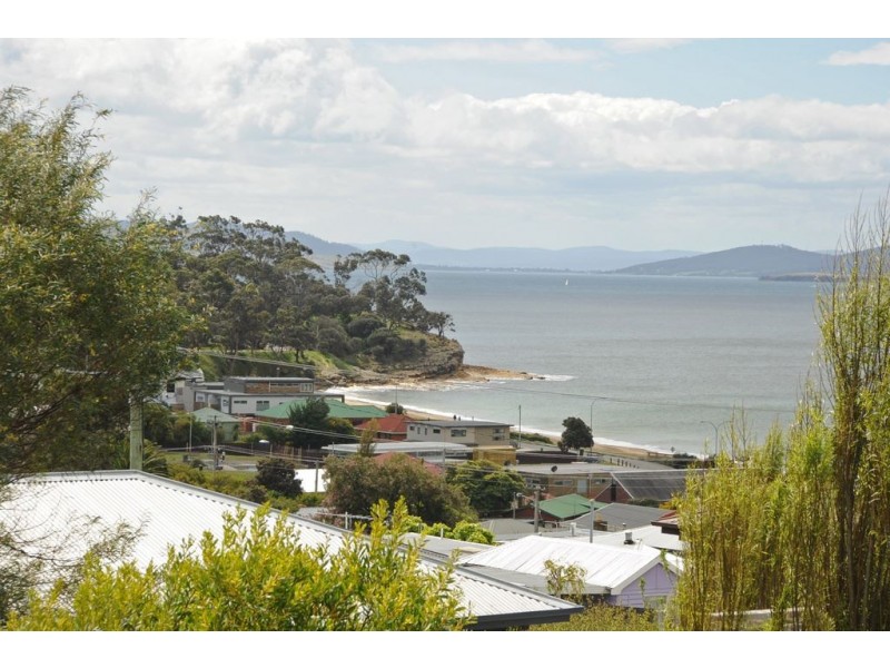 27 Carinya Street, Blackmans Bay TAS 7052