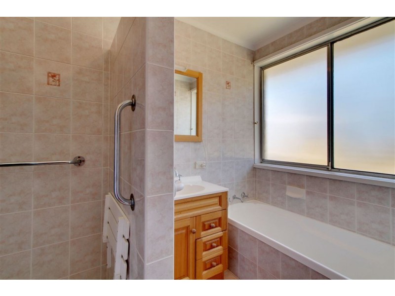1 Wombara Avenue, Kingston Beach TAS 7050