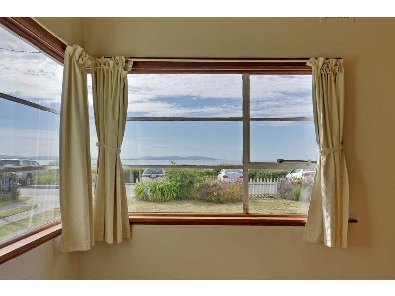 6 Ocean Esplanade, Blackmans Bay TAS 7052