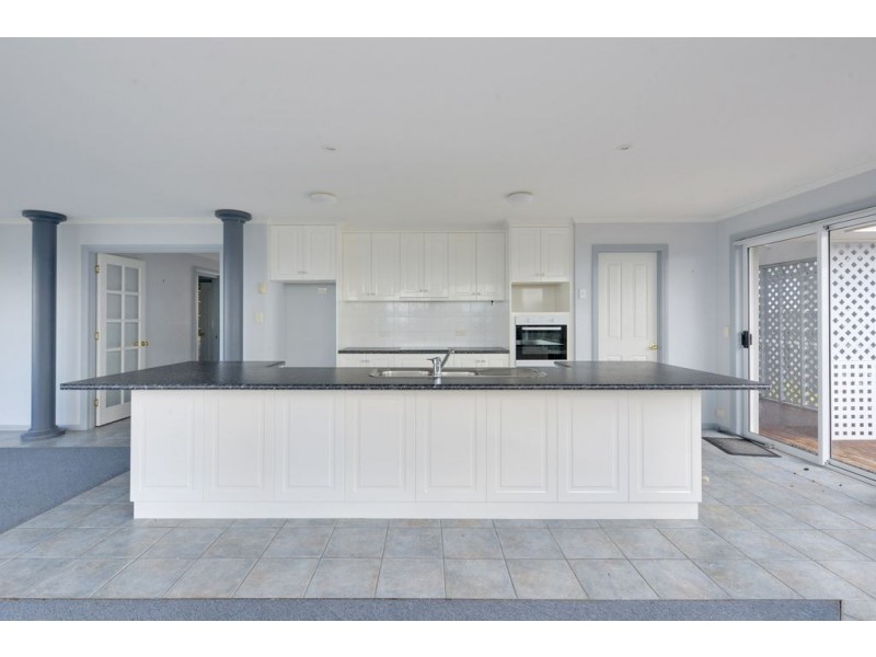 30 Tahune Crescent, Blackmans Bay TAS 7052