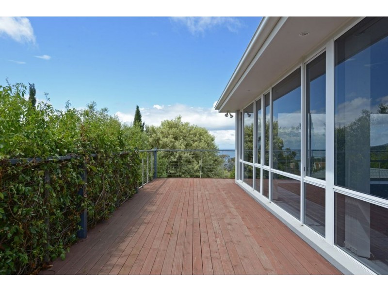 30 Tahune Crescent, Blackmans Bay TAS 7052