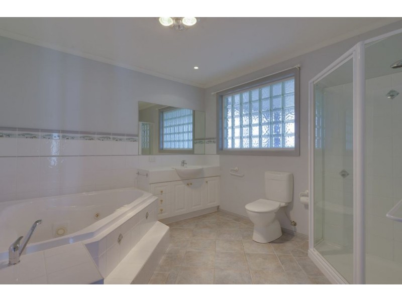 30 Tahune Crescent, Blackmans Bay TAS 7052