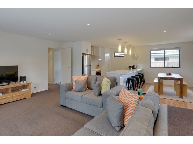 2/9 Discovery Place, Margate TAS 7054