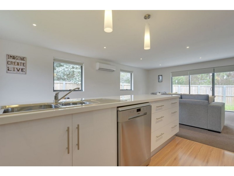 2/9 Discovery Place, Margate TAS 7054