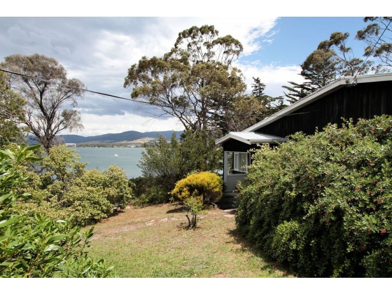 297 Howden Road, Howden TAS 7054