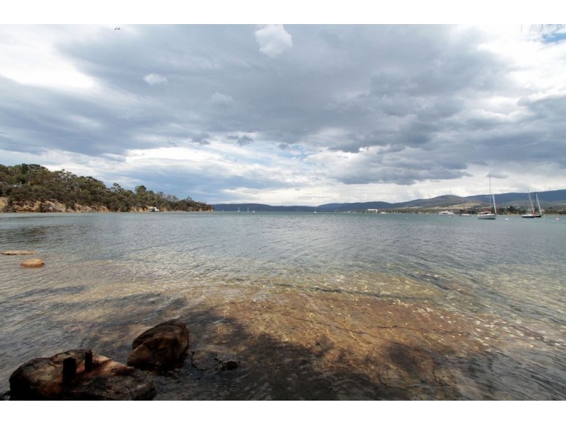 297 Howden Road, Howden TAS 7054