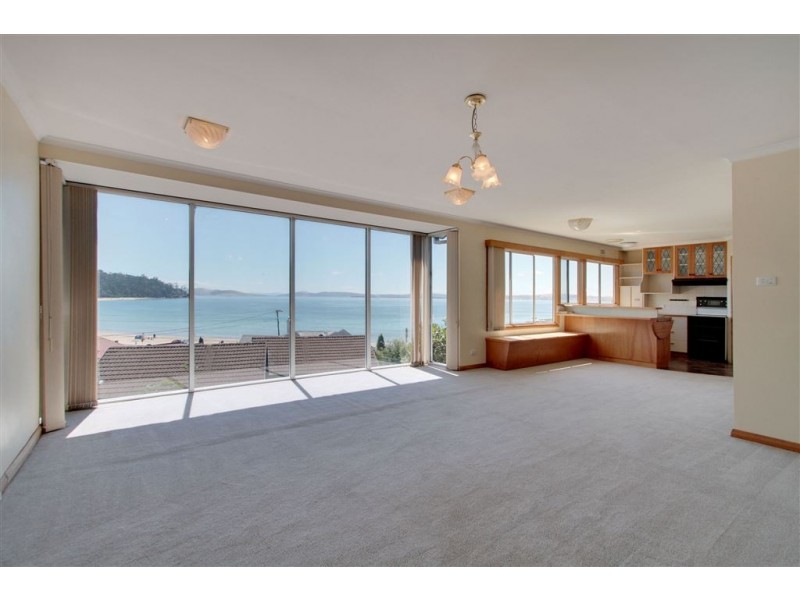 3/2 Ewing Avenue, Kingston Beach TAS 7050