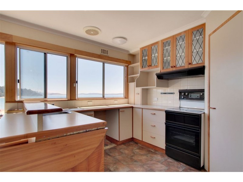 3/2 Ewing Avenue, Kingston Beach TAS 7050