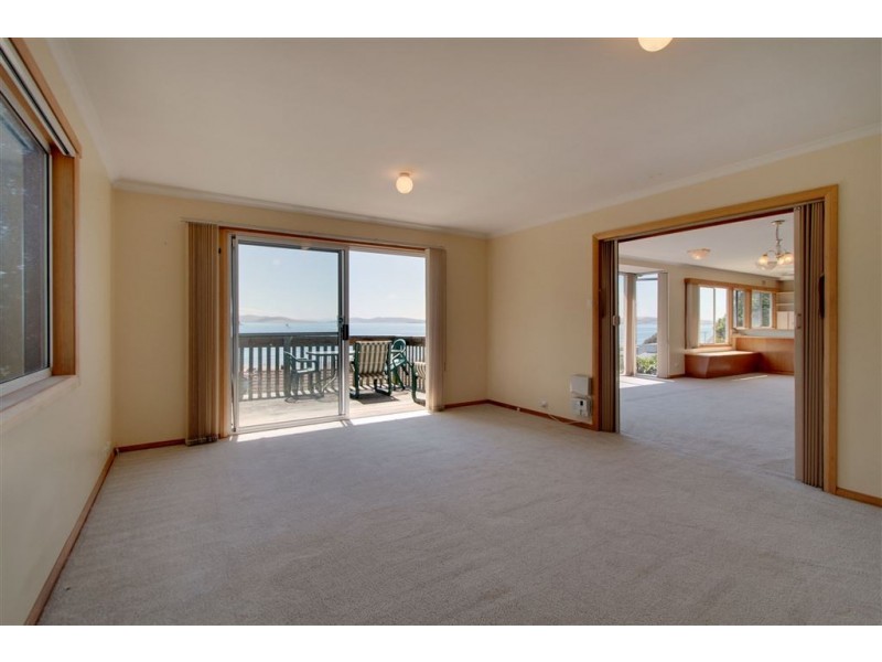 3/2 Ewing Avenue, Kingston Beach TAS 7050