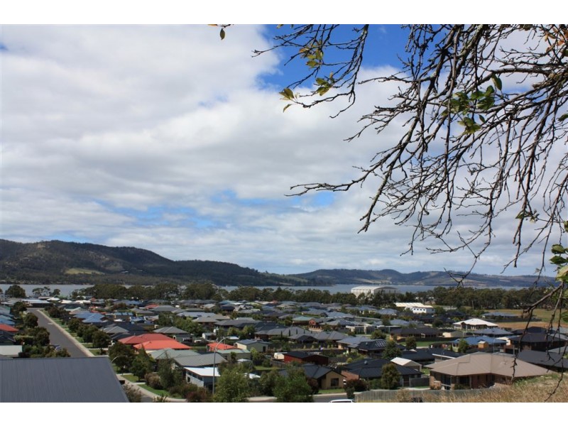 52 Jacaranda Drive, Margate TAS 7054