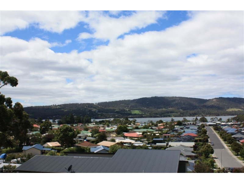 52 Jacaranda Drive, Margate TAS 7054