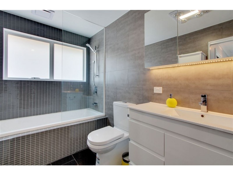 1/25 Tingira Road, Blackmans Bay TAS 7052