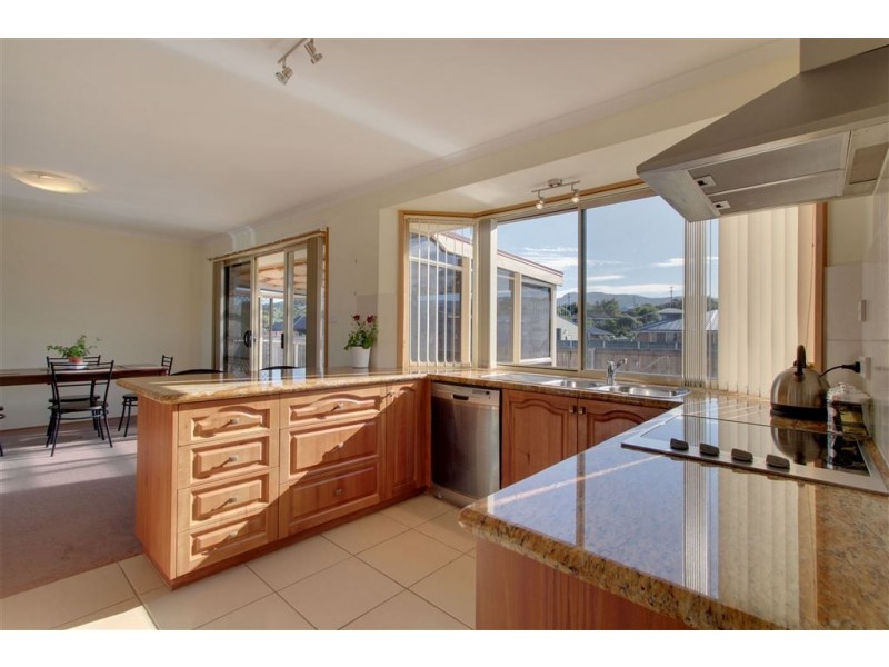 2 Lotus Court, Margate TAS 7054