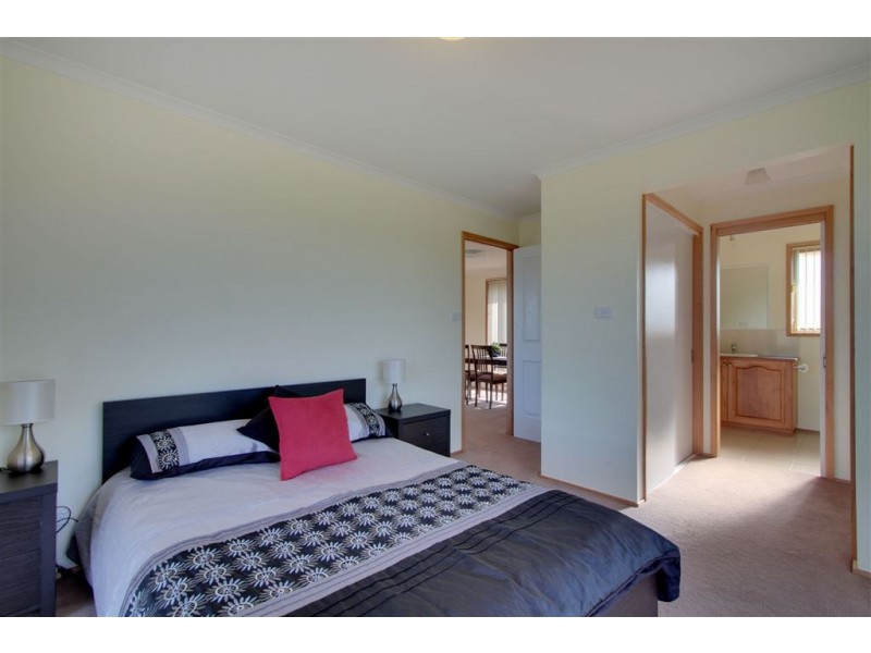 2 Lotus Court, Margate TAS 7054