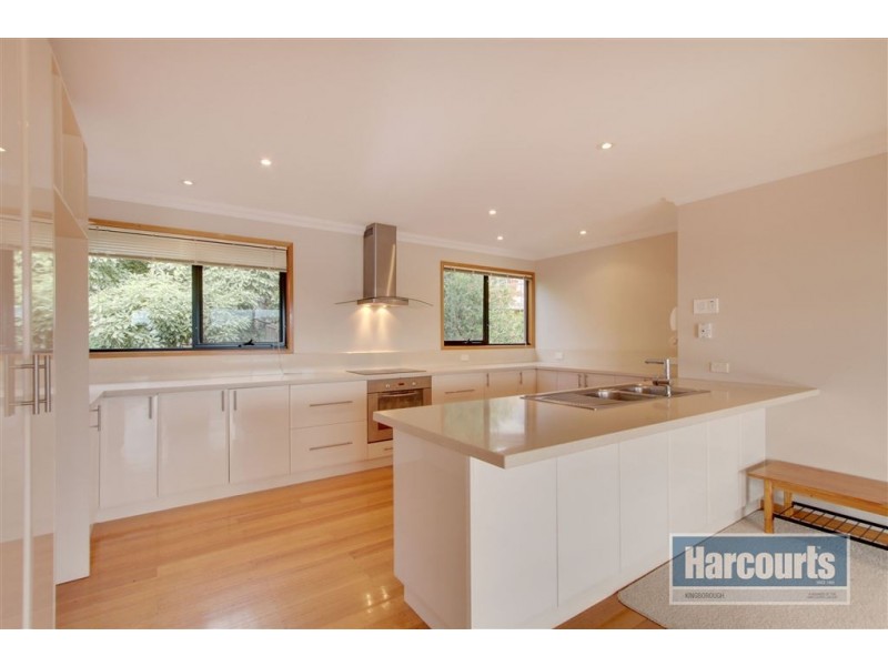 6 Reef Parade, Blackmans Bay TAS 7052