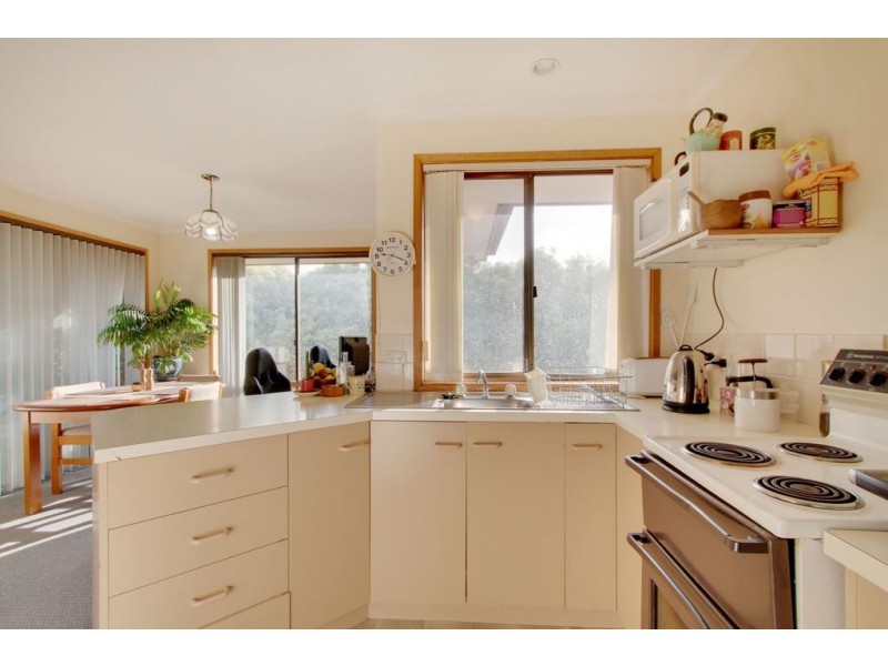 17 Hawthorn Drive, Kingston TAS 7050